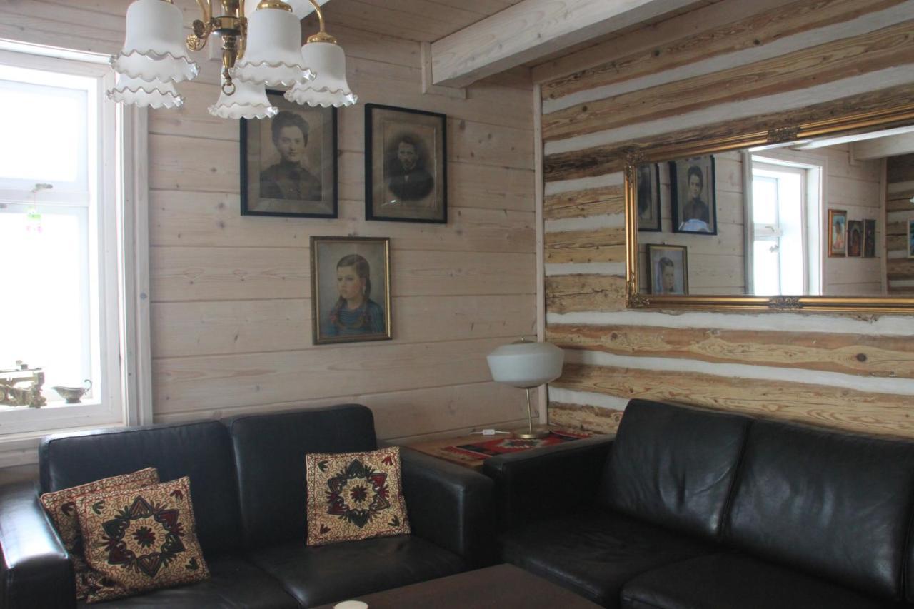 Utopia Dom Przy Winnicy Nowica Exterior foto